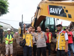 Perbaikan Jembatan Pamuruyan Berlangsung, Kapolda Jabar : Insya Allah Tanggal 20 Desember Akan Berjalan Normal