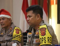 Jaga Kerukunan Umat Beragama, Kapolres Sukabumi berikan Bingkisan Kepada Personil Menjelang Nataru