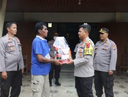 Bingkisan Natal Dari Kapolres Sukabumi Buat Pendeta Dan Pengurus Gereja