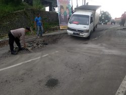 Belum Sempat Diresmikan PU Provinsi, Jalan Utama Tanjakan Sate Amblas