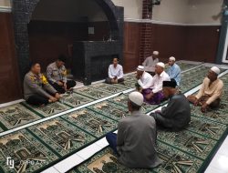AA DEDE, BLUSUKAN DENGARKAN CURHATAN MASYARAKAT PASCA SALAT SHUBUH