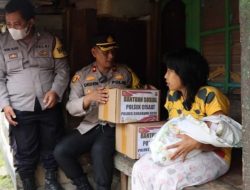 Kapolsek Cisaat Beri Bantuan Perlengkapan Bayi yang lahir secara mandiri