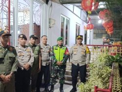 Polsek Cisaat Laksanakan pengamanan perayaan Imlek 2574/2023 di Vihara Tri Darma Kota Sukabumi