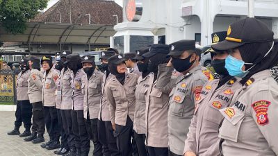 Polres Sukabumi Kota Terjunkan Ratusan Personel Dalam mengamankan Aksi GARIS di Depan Balkot