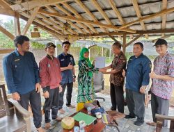 Kadis Perikanan Kabupaten Sukabumi Serahkan Sertifikat CBIB Kepada Pelaku Usaha Budidaya Ikan Skala Mikro dan Kecil