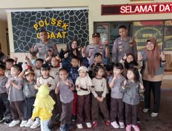 Anak anak dari ( Kelompok Belajar ) KB Annisa Kunjungi Polsek Cisaat