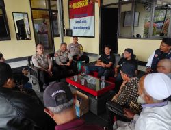 Jum’at Curhat di Mapolsek Warudoyong Mendengarkan Informasi Saran Dan Pengaduan Warga