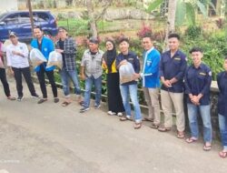 Ribuan Benih Ikan Ditabur Untuk Menjaga Ekosistem Sungai Palasari di Desa Kalapanunggal