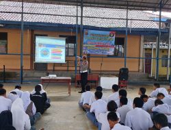 Unit Lantas Polsek Cisaat Sosialisasikan Sistem ETLE in Hand kepada anak sekolah