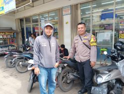 Temui Juru parkir, Bhabinkamtibmas Polsek Cisaat berikan Pesan Kamtibmas