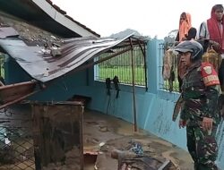 Curah Hujan Tinggi Disertai Luapan Sungai Cigadod, Akibatnya 1 Rumah Warga Rusak