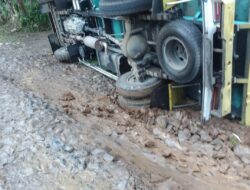 Politisi Partai Bulan Bintang Tanggapi Serius Jalan Butut Di Purabaya Sukabumi yang Dikeluhkan Warga, Hampir 13 Tahun Tak Diperbaiki