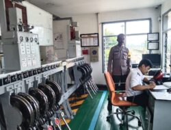 Bhabinkamtibmas Polsek Cisaat Cek Arus balik Mudik Idul Fitri 1444 H Di Stasiun Kereta Api