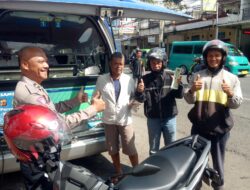 Panit Lantas Polsek Cisaat Berikan Sosialisasi dan Edukasi berlalu lintas dan taat bayar pajak kepada warga