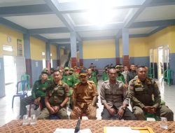 Bhabinkamtibmas Polsek Cisaat dan Sat Pol PP memberikan Pembinaan pada Linmas Desa Selajambe Cisaat
