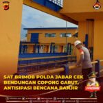 Tim SAR Kompi 1 Batalyon D Pelopor Laksanakan Patroli SAR Mengecek Debit Air Bendungan Copong Garut