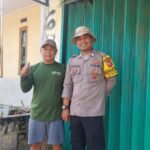 Sampaikan Pesan Kamtibmas Bhabinkamtibmas Kunjungi Warganya