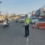 Pelayanan Pengaturan Lalulintas Pagi hari Unit Lalulintas Polsek Cisaat
