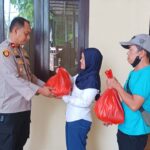 PHL Polsek Cisaat mendapatkan bantuan sosial dalam Jum’at Berkah