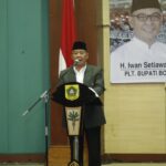 Sekda Burhanudin Lepas 230 Calon Jamaah Haji Kloter 71 JKS