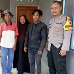 Dengarkan Aduan dan keluhan warga Bhabinkamtibmas Polsek Cisaat Komunikasi dengan Warga