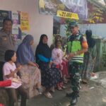 Babinkamtibmas dan Babinsa sambangi warga Berikan Rasa Aman Terhadap Masyarakat Wujud Sinergitas TNI POLRI
