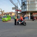 Unit Lalulintas Polsek Cisaat beri teguran humanis kepada pengendara dalam Ops Patuh Lodaya 2023
