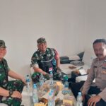 Sinergitas TNI Polri Babinkamtibmas Polsek Cisaat dan Babinsa menjaga Kamtibmas