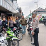 Untuk Keselamatan, Polsek Cisaat Berikan Penyuluhan Lalulintas Kepada Ojek Pangkalan