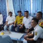 Bhabinkamtibmas Polsek Cisaat Jalin Sinergitas Dengan Kepala Desa