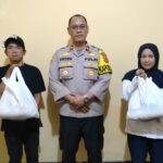 PHL Polsek Cisaat mendapatkan bantuan sosial dalam Jum’at Berkah