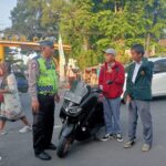 Berikan Teguran Humanis Unit Lantas Polsek Cisaat Mendorong Kesadaran Masyarakat Untuk Tertib Lalu Lintas
