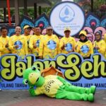 Ribuan Masyarakat Ikuti Jalan Santai Hadiah Umroh di HUT Ke-33 Perumdam TJM