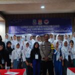 Bhabinkamtibmas Polsek Cisaat berikan pembekalan kepada Siswa OSIS SMK Yasti Cisaat