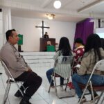Minggu Kasih, Polsek Cisaat Berikan Pengamanan Ibadah Kebaktian Minggu