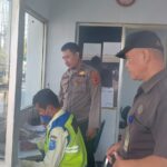 Dialogis dengan Security, Bhabinkamtibmas Polsek Cisaat sampaikan pesan Kamtibmas