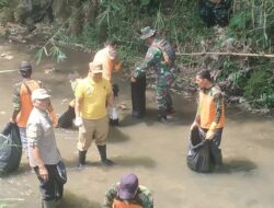 Lakukan Giat Bersih-Bersih, Lurah Cicurug Himbau Warga Jaga Lingkungan dan Tidak Buang Sampah Ke Sungai