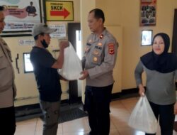 PHL Polsek Cisaat mendapatkan bantuan sosial dari Kapolsek Cisaat dalam Jum’at Berkah