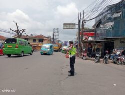 Antisipasi Kemacetan Di Hari Libur,Unit Lantas dan Unit Samapta Polsek Cisaat Laksanakan Gatur