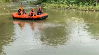 Detik-detik Tim SAR Gabungan Temukan Mayat Remaja di Sungai Cicatih Sukabumi
