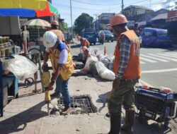 Alami Sedimentasi, Kementrian PUPR dan Kelurahan Cicurug Lakukan Normalisasi Drainase