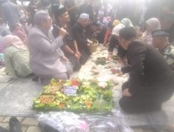 Gebyar HjB Ke 542, Kecamatan Cigombong Gelar makan Nasi Liwet Bersama Warga