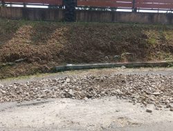 Diduga Pemeliharaan Rutin Ruas Jalan Pondoktisuk-Kalaparea Tidak Tuntas dan Terkesan Asal Jadi