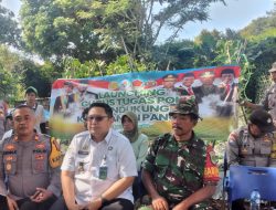 Kapolsek Cijeruk, gelar penanaman seribu bibit tanaman sayuran di Kampung Negla desa tugu jaya.