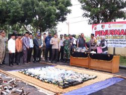 Polres Banjar Musnahkan Barang Bukti Minuman Beralkohol dan Knalpot Tidak Standar