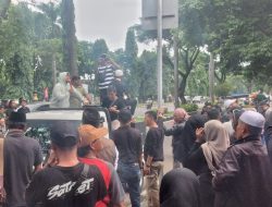 Kantor Bawaslu dan KPU Digeruduki Masyarakat Kabupaten Bogor Menggugat, Ada Apa?