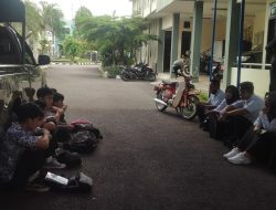 Satpol PP Kota Banjar Amankan Lima Pelajar yang Bolos dan Merokok di Warung