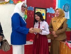 Peringati HUT Ke-50, IWAPI Pangandaran Bagikan Makan Siang Gratis untuk Siswa