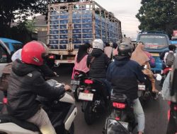 Kemacetan di Pertigaan Stasiun Cigombong Kian Parah, Warga dan Pengendara Minta Solusi