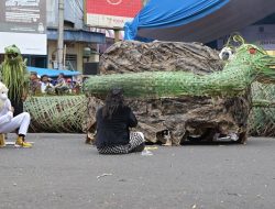 Festival Kirab Janur: Tradisi, Kreativitas, dan Mitos Leong Saba Purba Peti